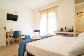 1 bedroom, WiFi, bed sheets - Cutrofiano-B&B Pietra Bianca- Salento- Room3 - Double/Triple (Cutrofiano)