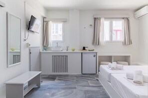 1 bedroom, iron/ironing board, bed sheets