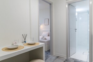 Dusch, hårtork och handdukar