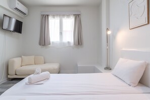 1 bedroom, iron/ironing board, bed sheets