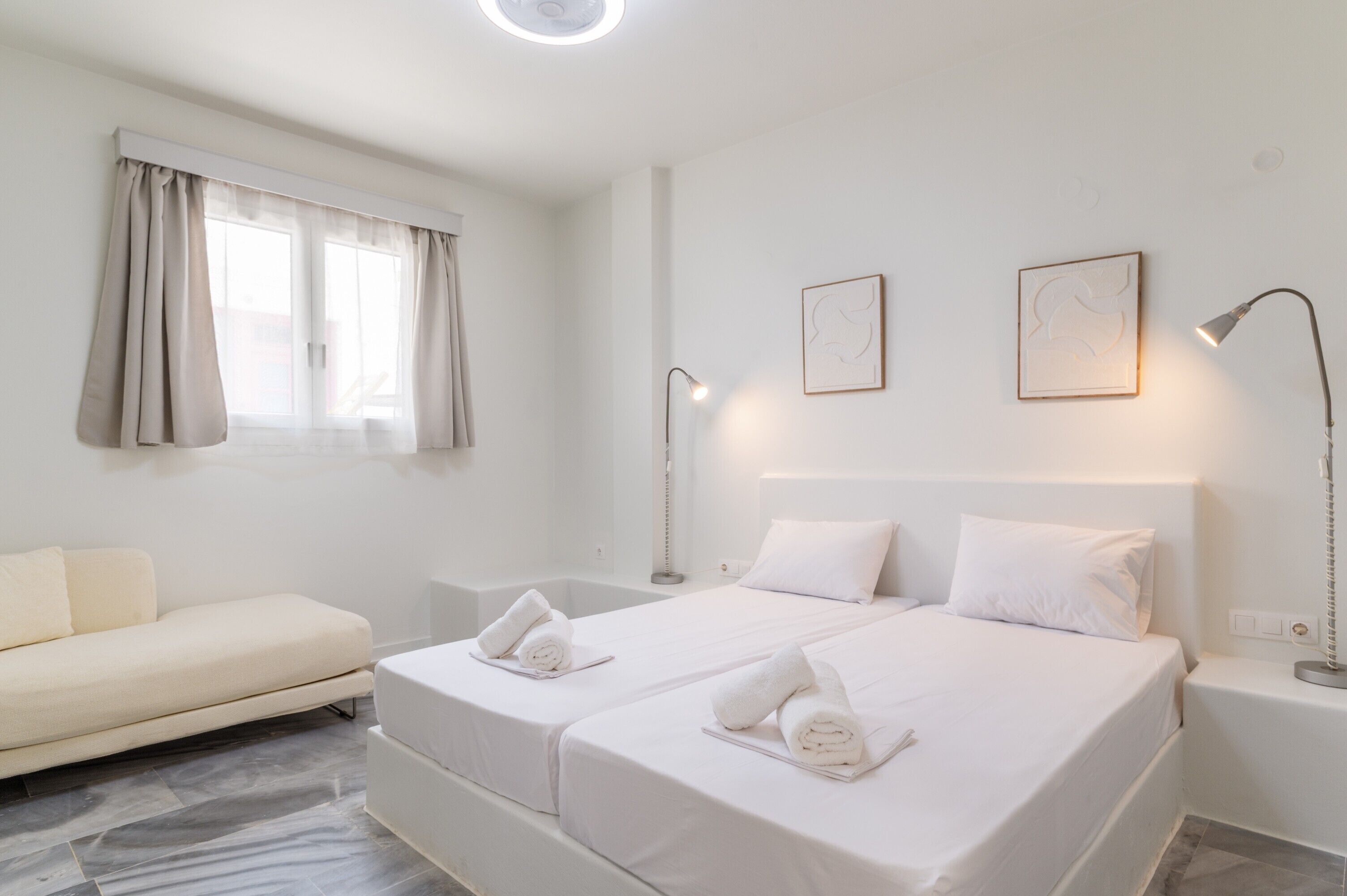 1 soveværelse, strygejern/strygebræt, sengetøj