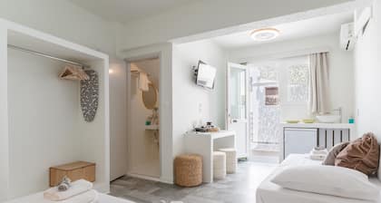 Studio « A Tinian Room 4 » avec terrasse partagée et climatisation
