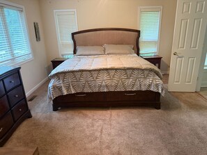 4 bedrooms, WiFi, bed sheets