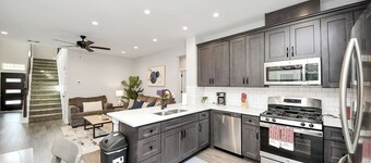 Cozy Paradise W/ Gameroom - Sleeps 8 - King Bed