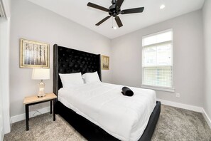 3 soverom, skrivebord, strykejern/-brett og wi-fi (inkludert)