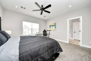 3 chambres, bureau, fer et planche à repasser, Wi-Fi gratuit