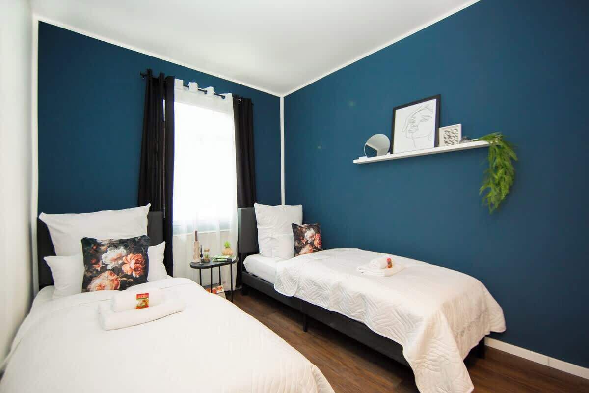 6 Schlafzimmer, Schreibtisch, WLAN, Bettwäsche