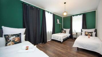 6 Schlafzimmer, Schreibtisch, WLAN, Bettwäsche