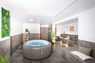 Belmonte | Whirlpool-Sauna-Billard-Kicker-Kino