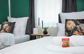 6 slaapkamers, een bureau, wifi, beddengoed