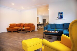 TV, video games, stereo, offices - Belmonte  Whirlpool-Sauna-Billard-Kicker-Kino (Bendorf)