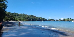 Beach - The perfect destination for your family in Punta Leona (Playa Herradura)