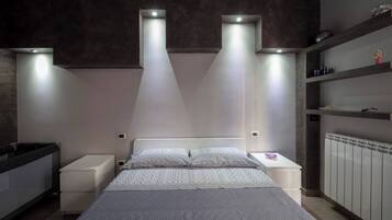 2 Schlafzimmer, BĂŒgeleisen/BĂŒgelbrett, WLAN, BettwĂ€sche