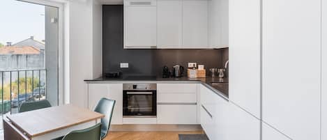Fridge, microwave, oven, coffee/tea maker