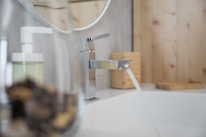 Shower, hair dryer, towels - GuestReady - Relaxing Getaway Near Porto (Vila Nova de Gaia)