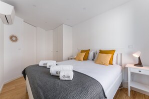 1 habitación, tabla de planchar con plancha, internet y ropa de cama 