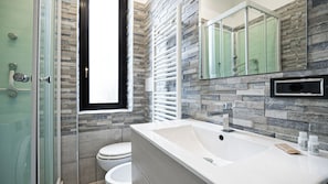 Unclassified image, 3 of 17, button