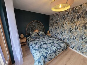 3 chambres, fer et planche à repasser, Wi-Fi, draps fournis