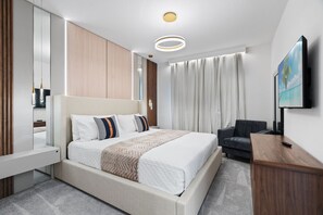 5 多间卧室、办公桌、熨斗/熨衣板、旅行婴儿床