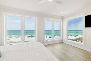 4 bedrooms, free WiFi, bed sheets - 30A Beachfront | Pool  | Spooky Palms  | Sleeps 10 | Gulf View (Santa Rosa Beach)