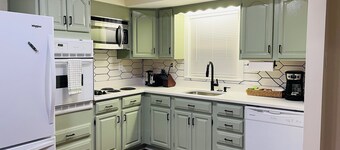 Charming 4-bedroom bungalow near MGM