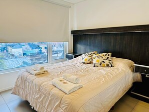 1 bedroom, bed sheets