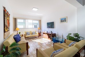 Apartemen | Area keluarga | Smart TV