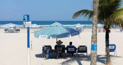 250m da praia com AC 4 quartos