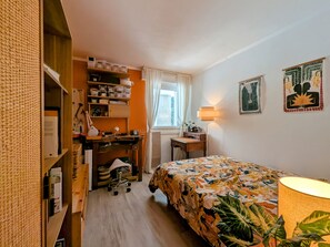 2 chambres, fer et planche à repasser, Wi-Fi, draps fournis