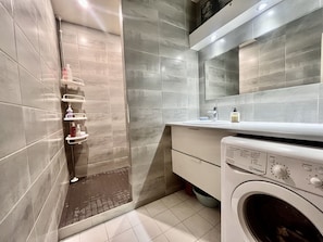 Hair dryer, towels