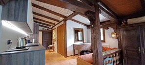 2 chambres, fer et planche à repasser, Wi-Fi, draps fournis