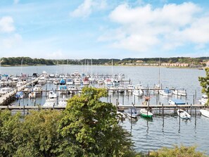 Hus | Utsikt mot vann