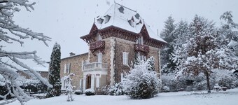 Manor house in a haven of peace in Haute Azergues.
