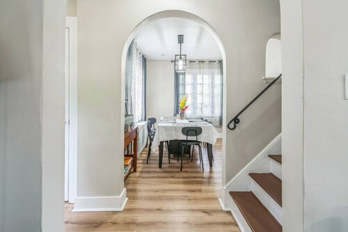 4BR Pitt Suburbs Gem