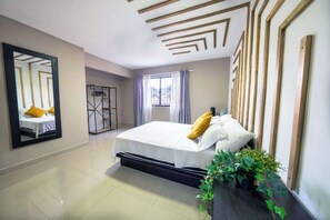 Unclassified image, 2 of 10, button