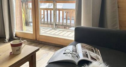 50m from ski slopes, 4th floor, view mountain, swimming pool, balcony, ski locker, 32m², Vars