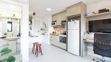 Cortinas blackout, tabla de planchar con plancha y wifi gratis