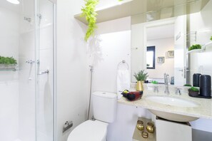 อพาร์ทเมนท์ | ห้องน้ำ | ฝักบัว