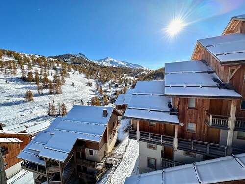 200m des commerces, 1er étage, vue pistes de ski, piscine, balcon, casier à ski, 34m², Vars