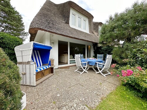 End terraced house in Keitum with bathtub