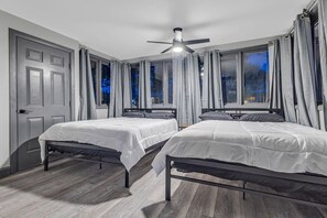 6 Schlafzimmer, Bügeleisen/Bügelbrett, Reisekinderbett, WLAN