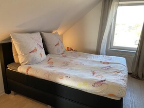 2 bedrooms, free WiFi, bed sheets - Vacation apartment Ant Blink (Großheide)