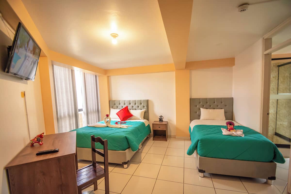 Family Room | Individually decorated, desk, laptop workspace, free WiFi