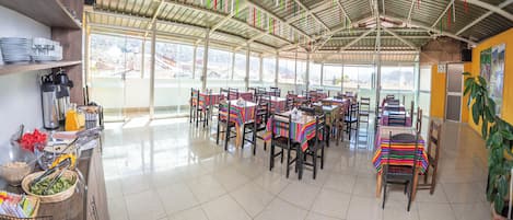 Café da manhã continental grátis todos os dias