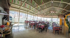 Desayuno continental incluido todos los días 