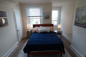 2 habitaciones, tabla de planchar con plancha, wifi y ropa de cama