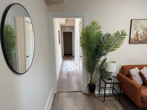 Interior - Charming 2-bedroom rowhome with WiFi, AC in Downtown Washington (Washington)