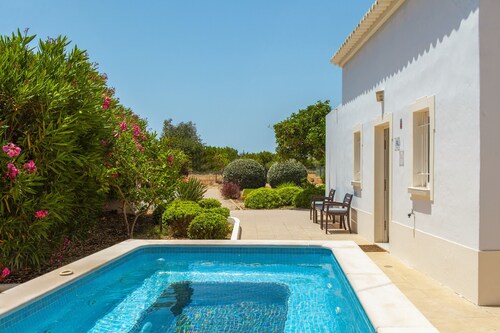 Villa with BBQ and plunge pool in Odiáxere