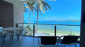 Terrace/patio - Blue Ocean Suites & Apartments (Trou d'Eau Douce)