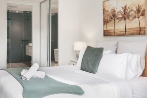 3 chambres, fer et planche à repasser, Wi-Fi gratuit, draps fournis